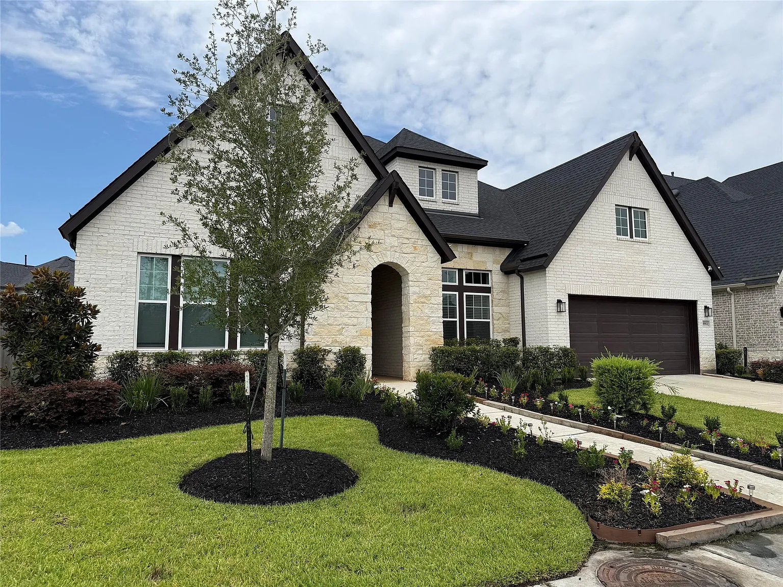4 bed, 3.5 bath, 3089 sqft, $4,800 — Photo 2