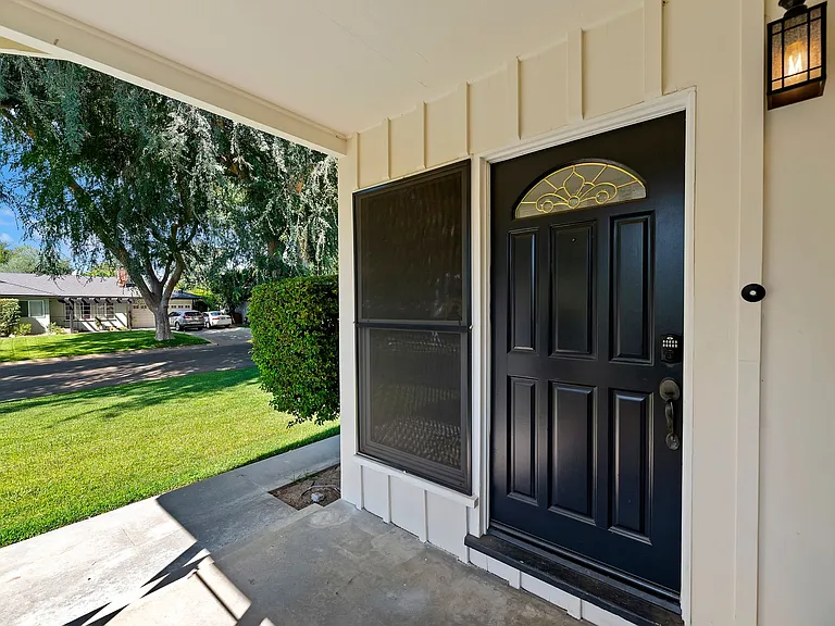 4570 Emerson St — Photo 11