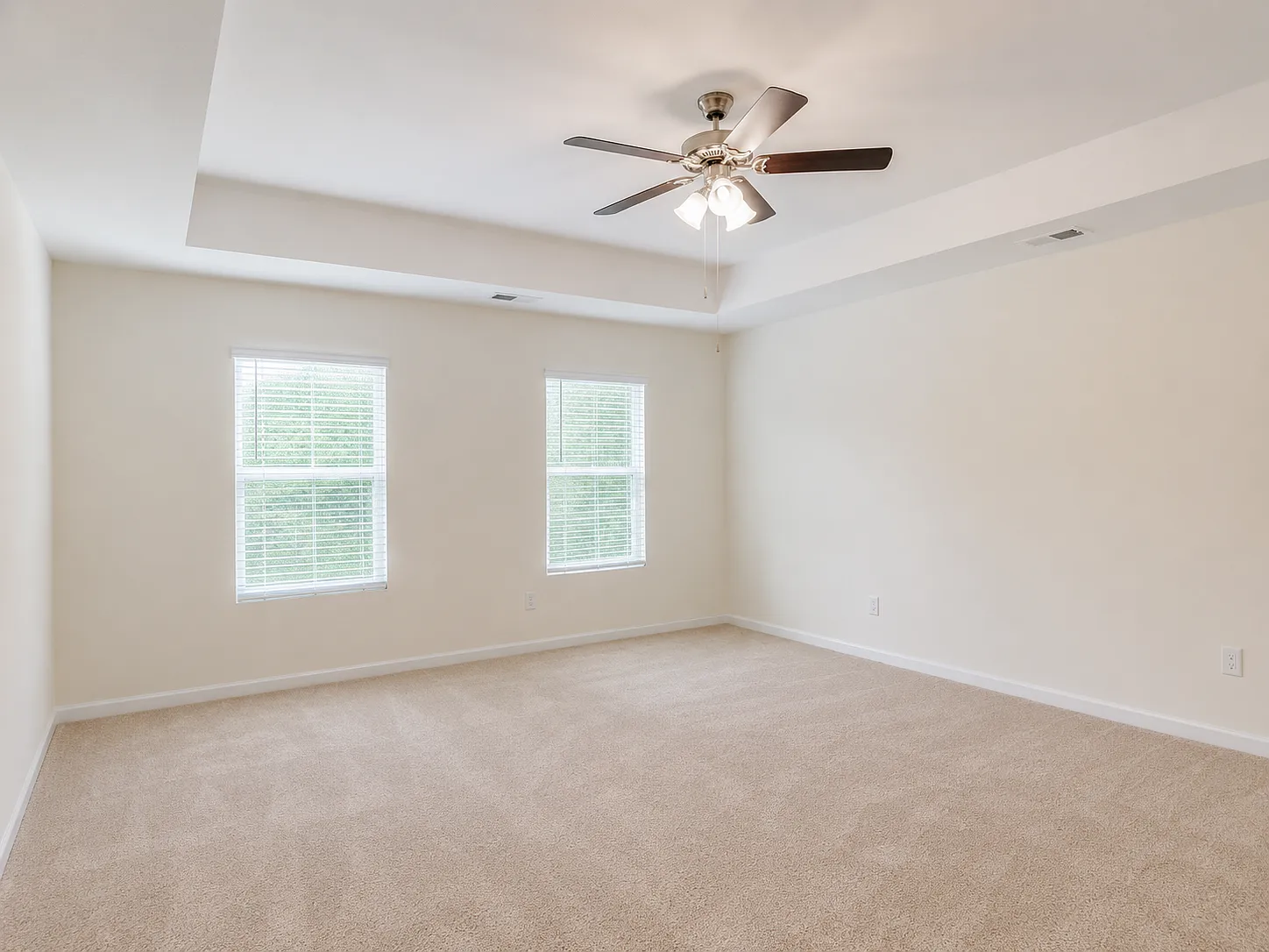 4 bed, 2.5 bath, 2175 sqft, $2,400 — Photo 3