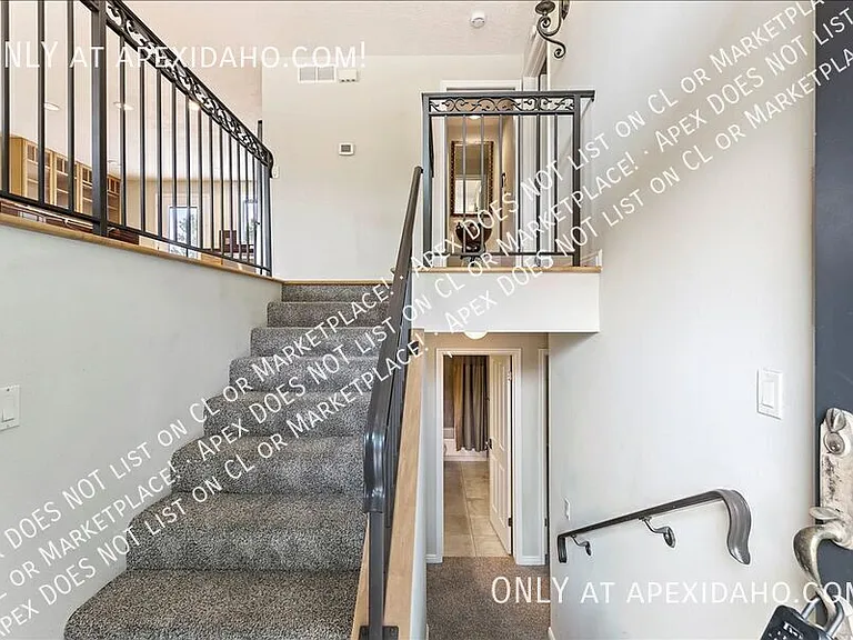 801 N Haines St — Photo 5