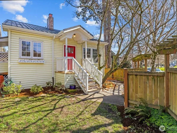 810 NE Ravenna Boulevard, Seattle, WA 98115