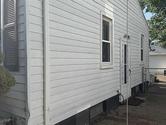 2nd image of 658 E Coy Ave