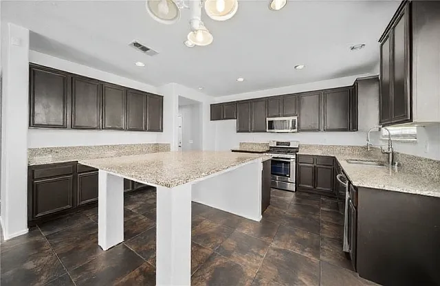 2232 Compote Cir — Photo 24