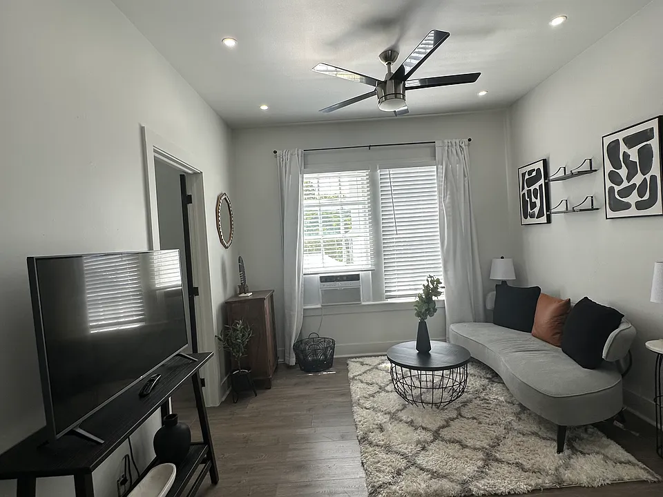 529 Elizabeth St #3
