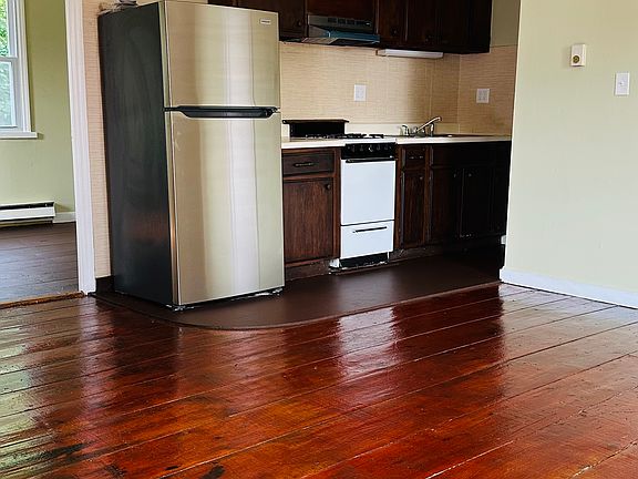 4th image of 107 S River St #2