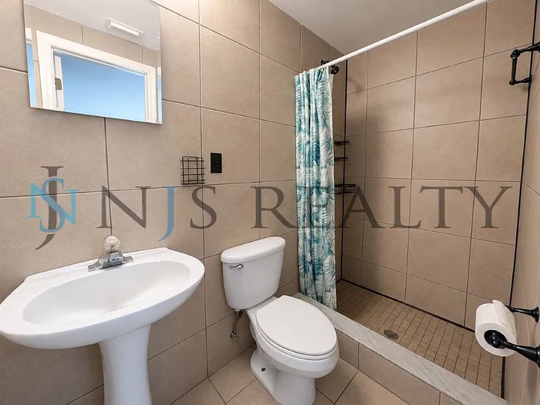 3034 Roxbury Dr — Photo 12