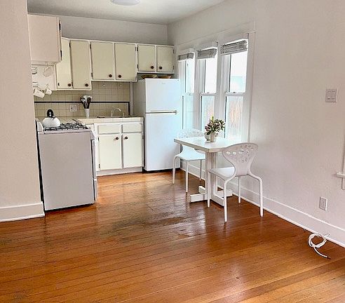 4th image of 223 1/2 California Ave #223-1/2