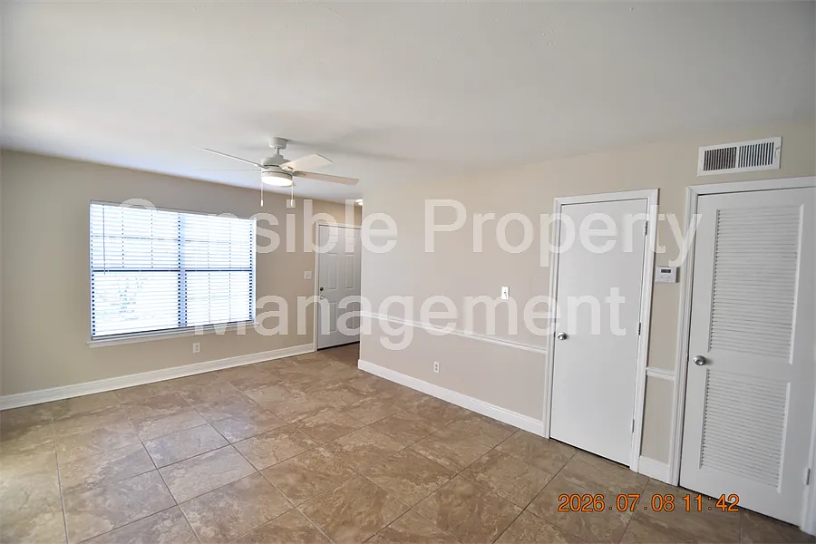 2 bed, 1.5 bath, 896 sqft, $1,450 — Photo 4