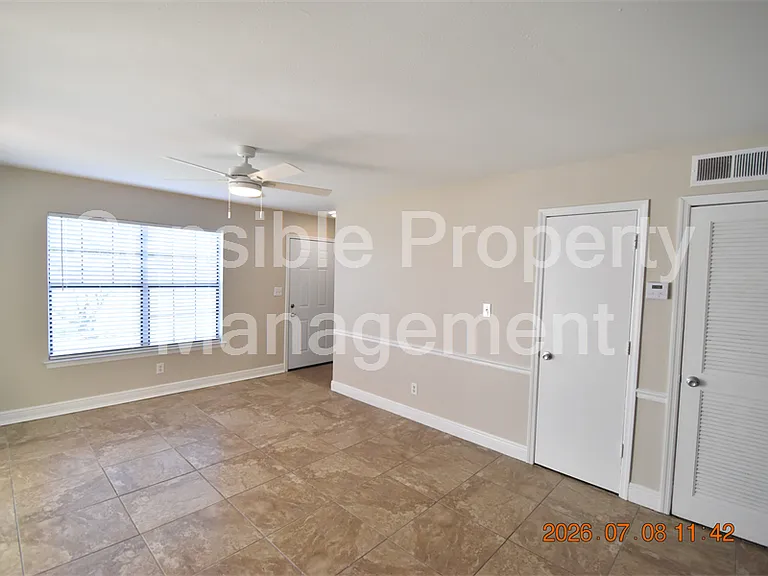 2302 Maki Rd #2 — Photo 4