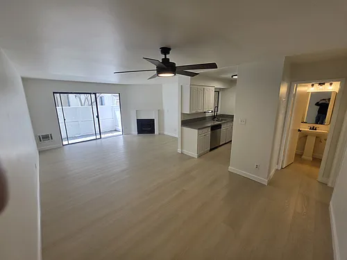 10521 National Blvd #102 Photo 1