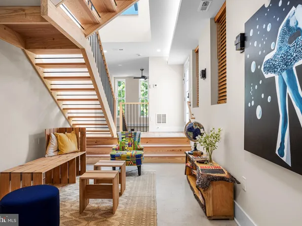 1612 McHenry St, Baltimore, MD 21223