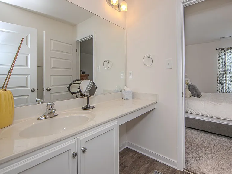 11913 James Overlook Ct — Photo 32