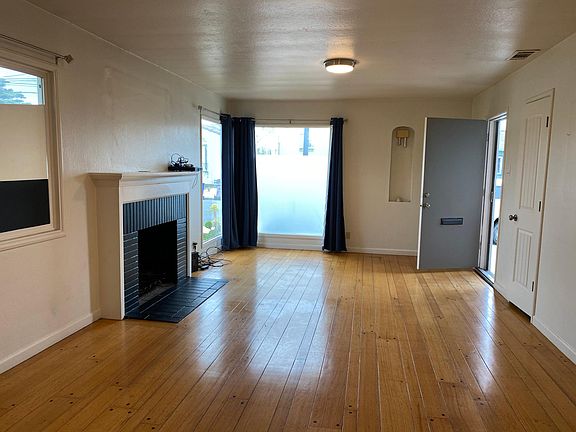 3rd image of 525 39th St