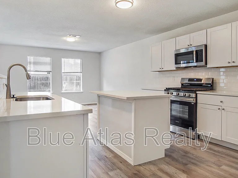 5717 Parkwood Trl — Photo 9