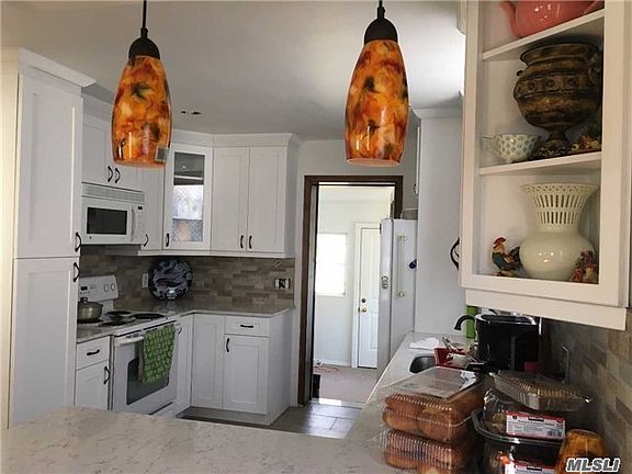 2nd image of 205 Lee Ave