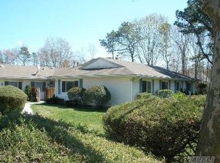 1 Storm Dr, Holtsville, NY 11742