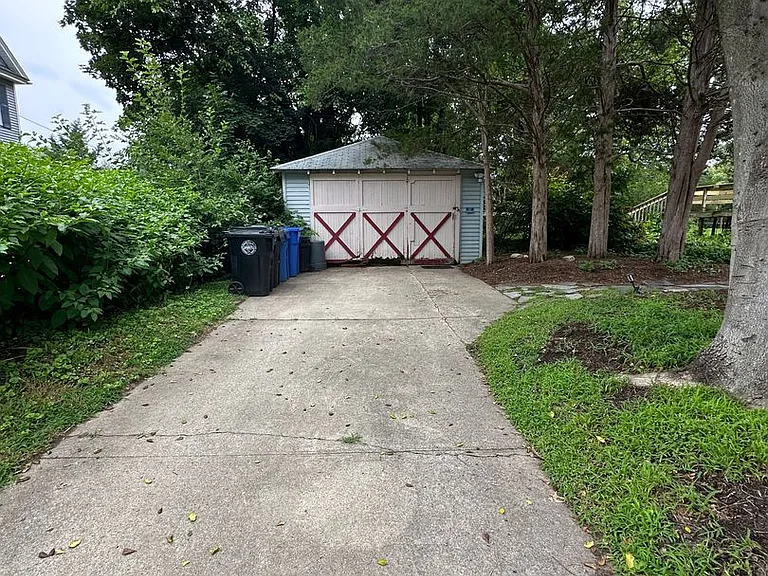 541 W Jersey Ave — Photo 32