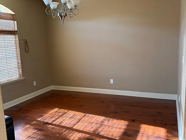 5898 N Shiraz Ave — Photo 7