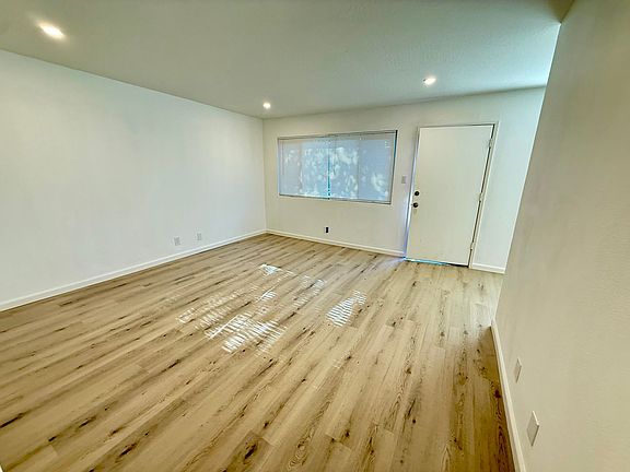5th image of 540 Coombs St #5