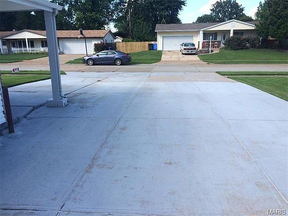 5th image of 1290 Bluebird Dr