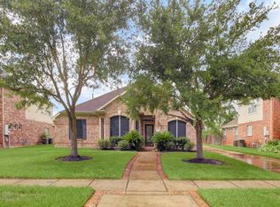 2802 Pebble Creek Dr, Pearland, TX 77581