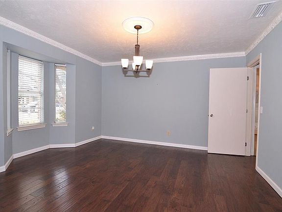 4th image of 3117 Brookshire Dr