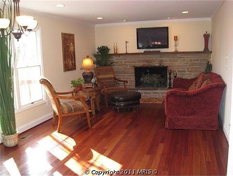 5th image of 323 Red Magnolia Ct