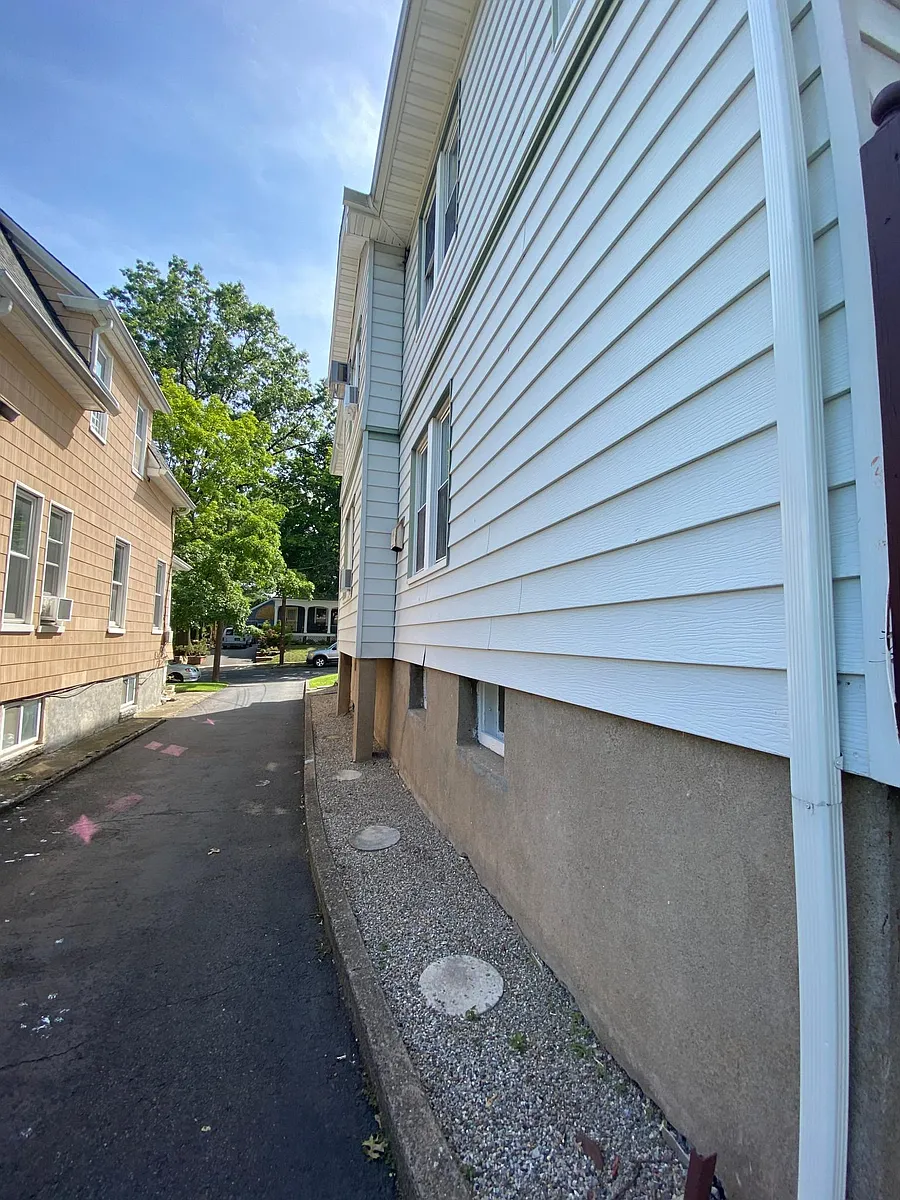 Building Photo - 103 E Pleasant Ave #1
