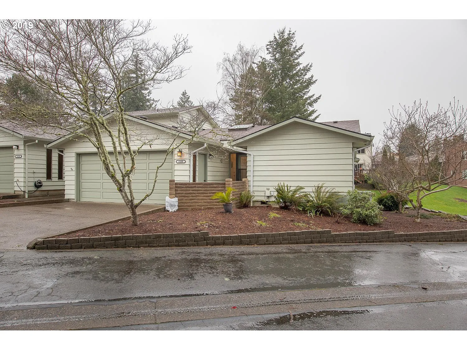 1108 NW Springwood Ln photo 1