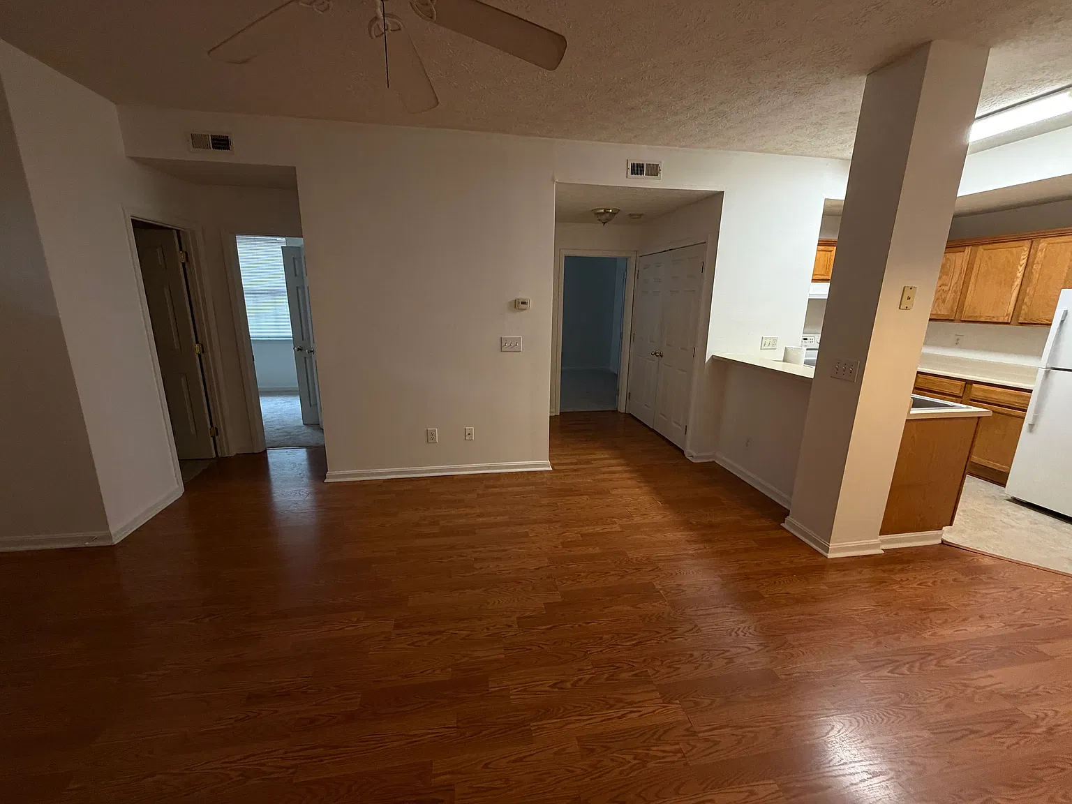 2 bed, 900 sqft, $1,400 — Photo 4