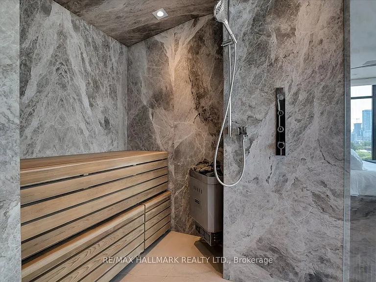 301 Markham St #Penthouse 805 — Photo 22