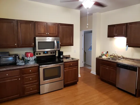 2 Hermitage Ln #3, Worcester, MA 01605