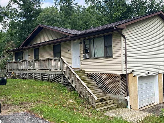2nd image of 4379-4381 Eagle Crest Dr