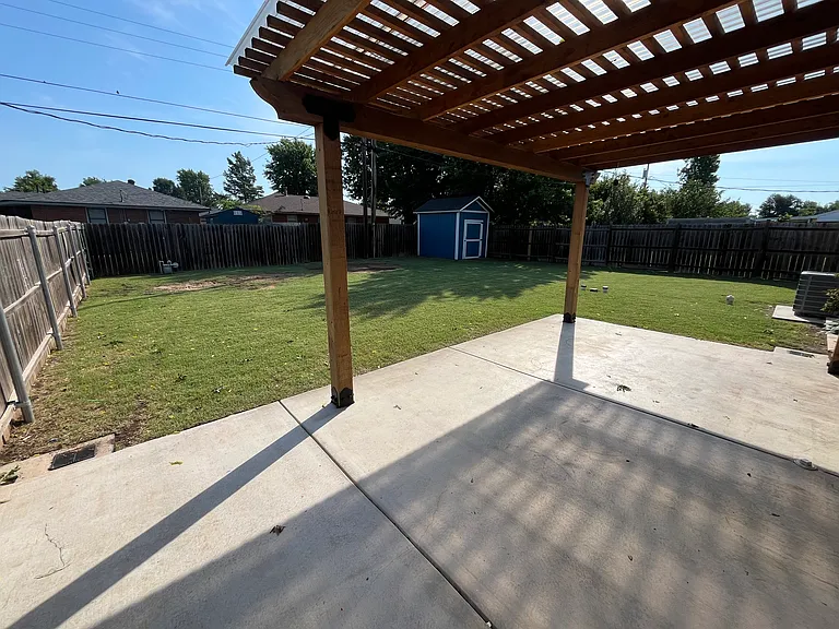 137 W Rose Dr — Photo 14