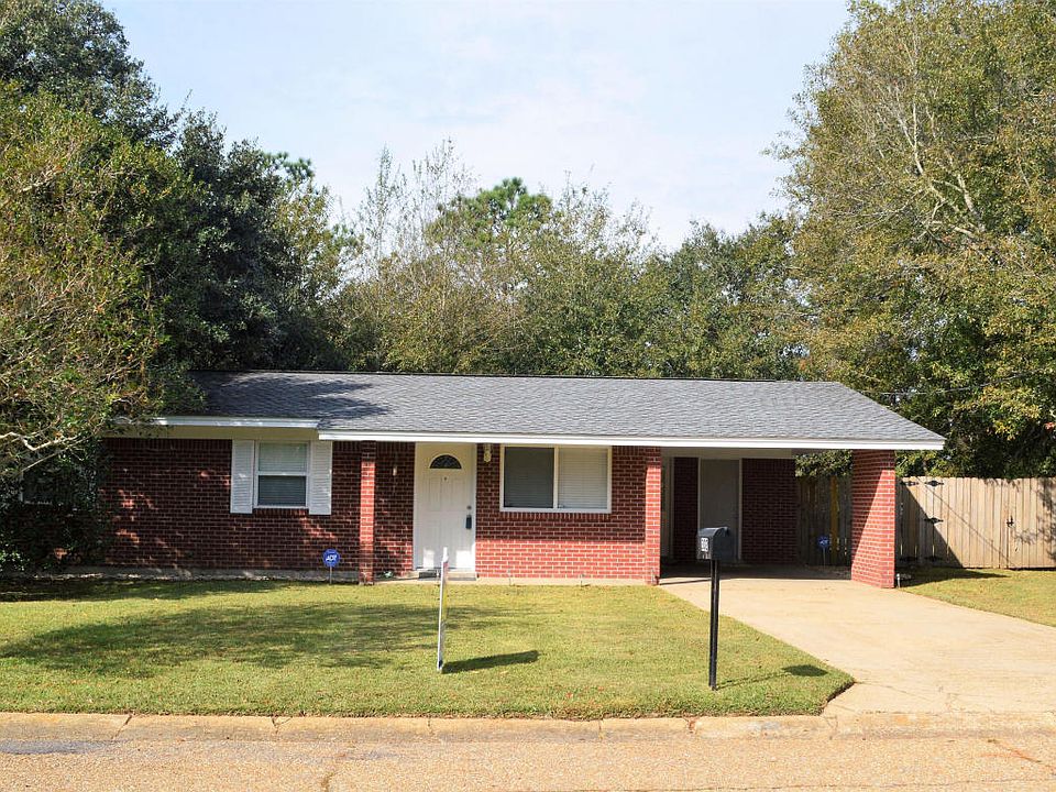 1st image of 302 Pamela Dr