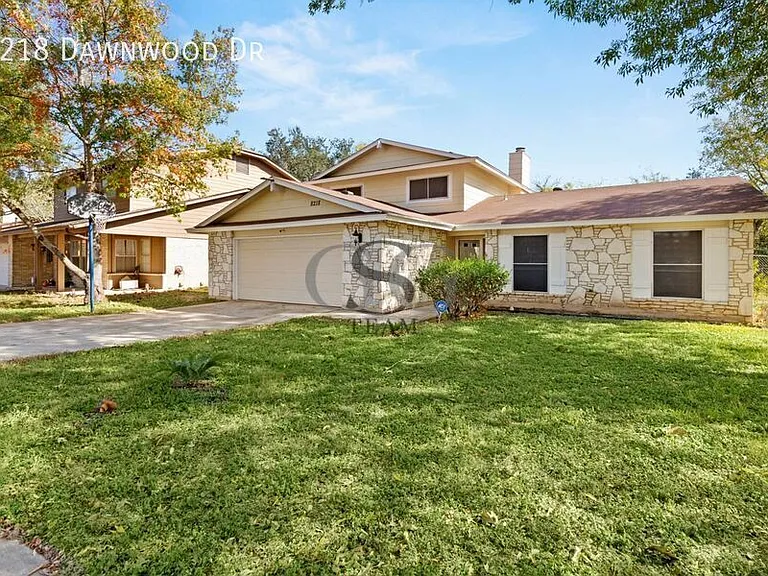 8218 Dawnwood Dr — Photo 26