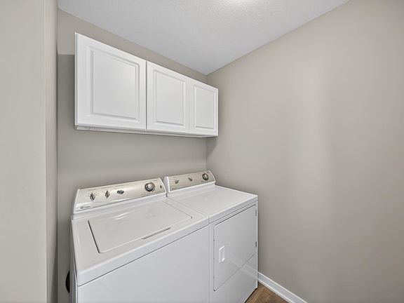 5th image of 203 10th Ave SE