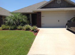 2055 Fountainview Dr, Navarre, FL 32566