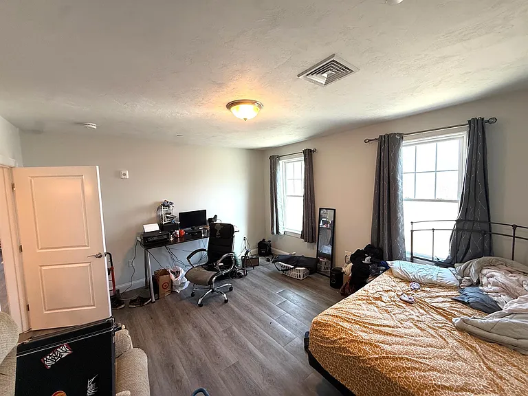 27 1st St #1 — Photo 7
