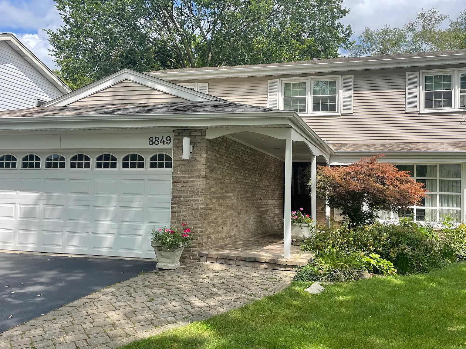 5 bed, 2.5 bath, 2789 sqft, $7,800 — Photo 1
