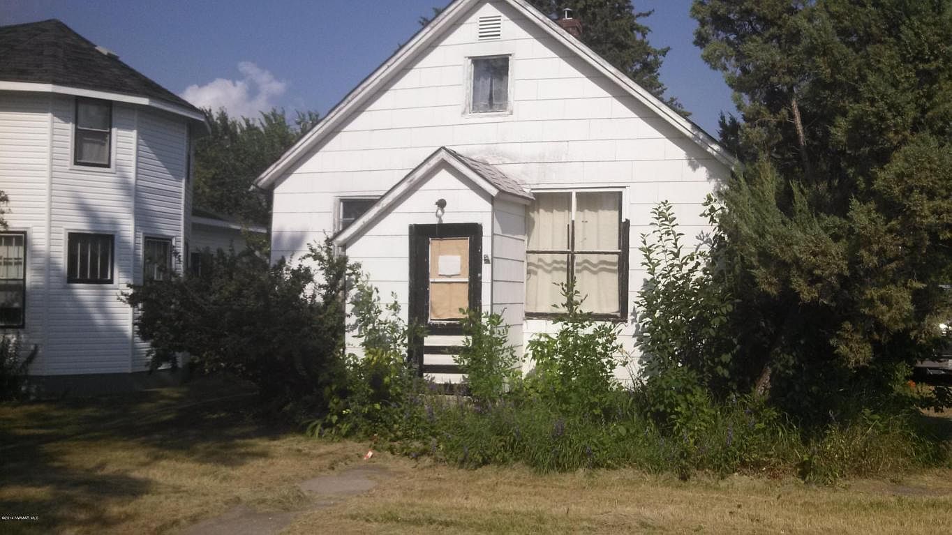 406 Main St, Oklee, MN 56742 Zillow