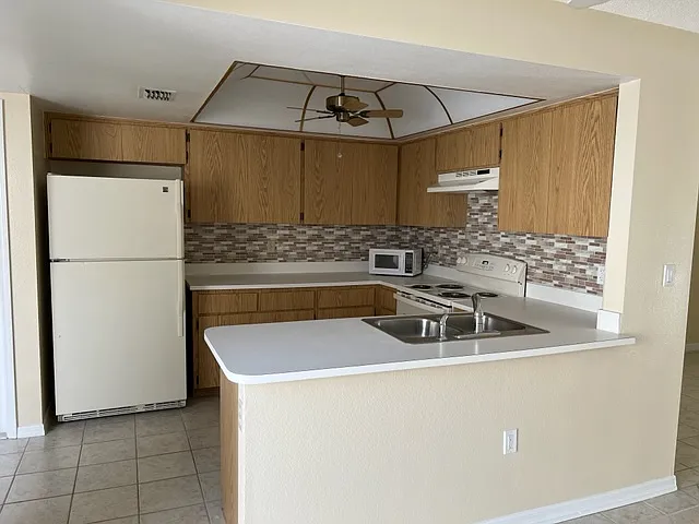 7705 Rockville Ct — Photo 10