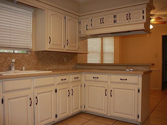 4th image of 11910 Fawnview Dr