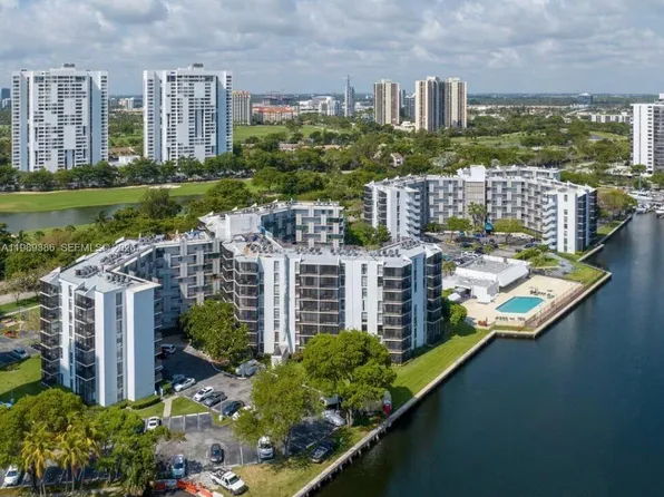 3401 N Country Club Dr, Aventura, FL