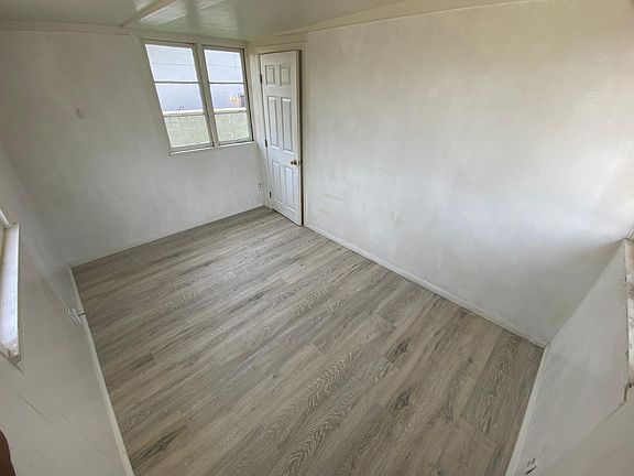 2nd image of 1729 Dahlia Ave