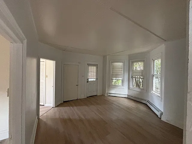 2 bed, 1000 sqft, $1,150 — Photo 3