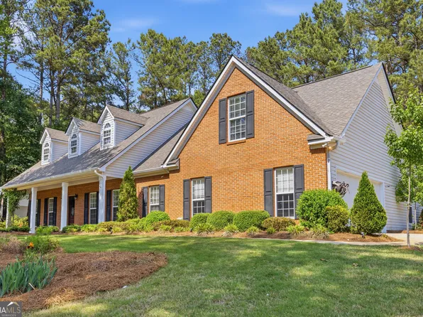 45 Hillsborough Ct, Sharpsburg, GA 30277