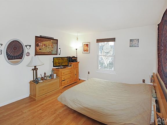 4th image of 362 McDowell Dr