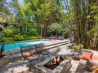 16684 Calneva Dr, Encino, CA 91436