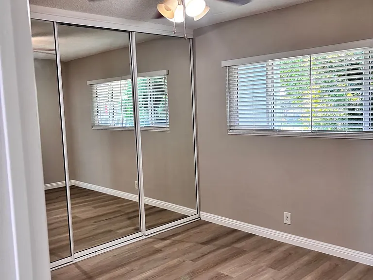 Renovated 2 Bedroom 1 Bathroom — Photo 8
